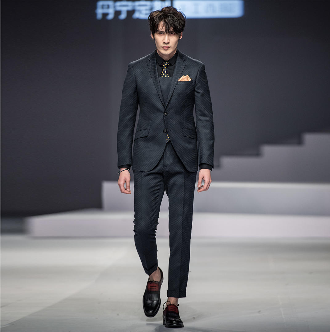 丹宁手工西服--超值四件套+领结方巾+伴郎服套餐