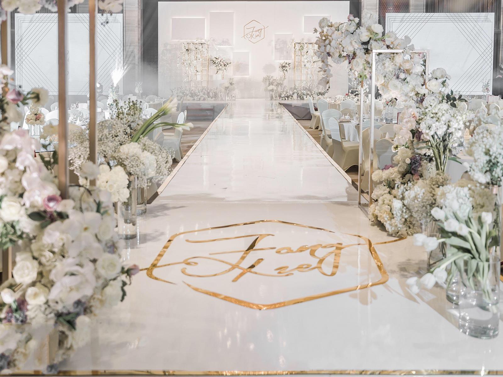 《纯金》定制浪漫香槟色西式婚礼