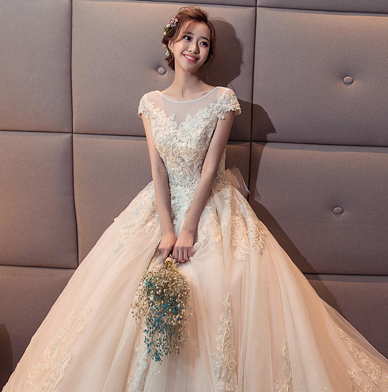 【特惠】3件套婚纱租赁全款送免费伴娘服租赁