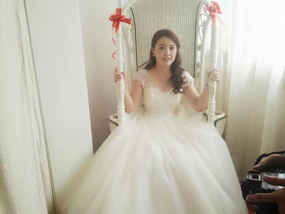 资深档全程跟妆2造型唯美简约妆容 送亲友妆