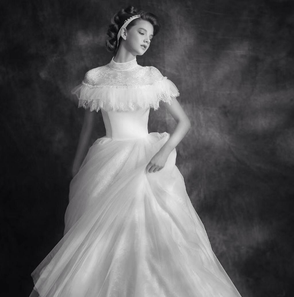 【轻纱婚纱】复古蕾丝缎面高领出门纱