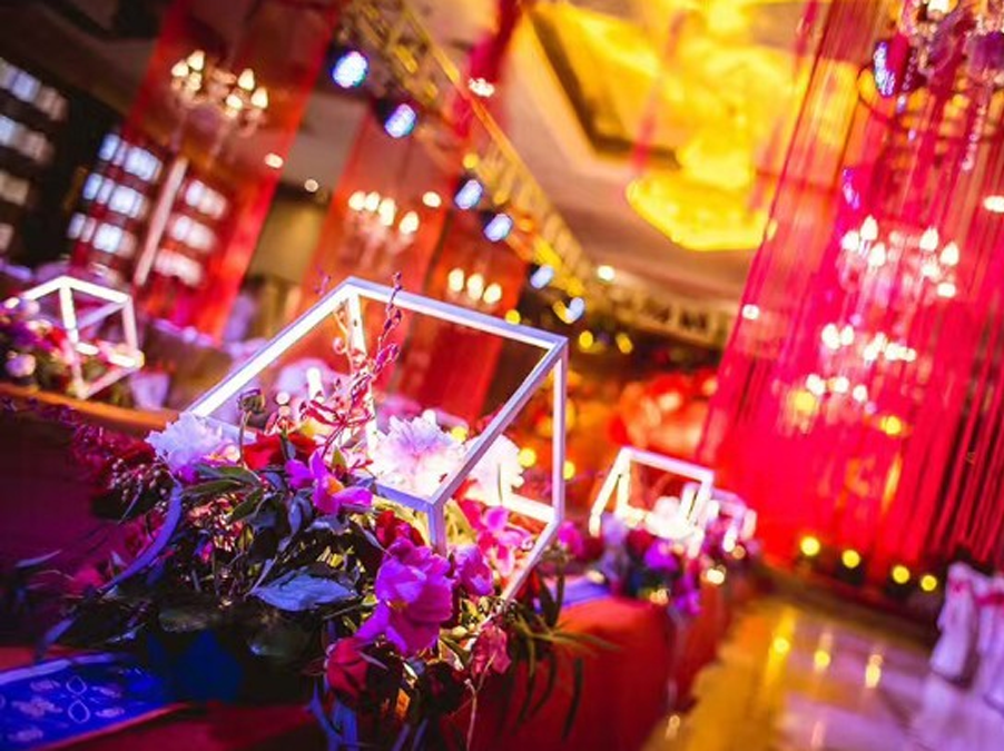 苏州一生一世婚礼-红色中式、三片龙门架灯光，纱笼