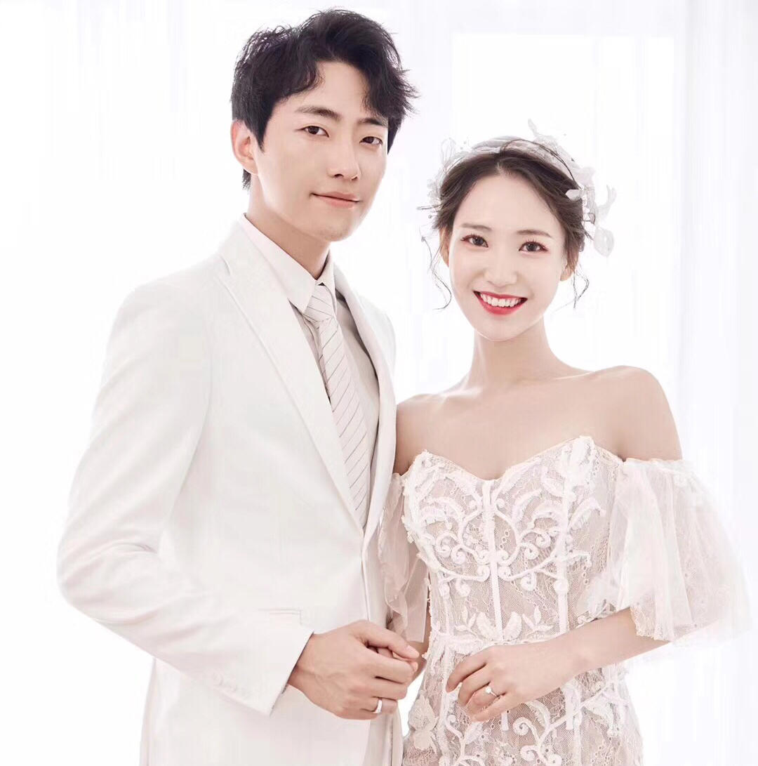 【超值特惠】龙凤褂主纱敬酒服+伴娘服免租+跟妆