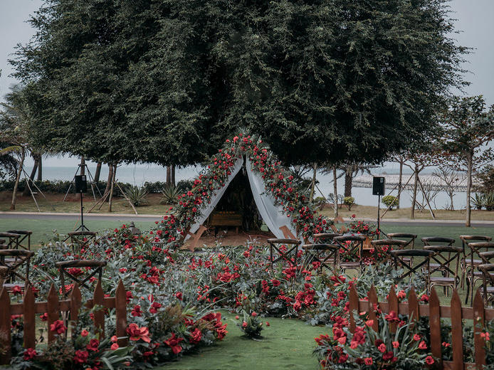 浪漫一站式户外鲜花婚礼套餐