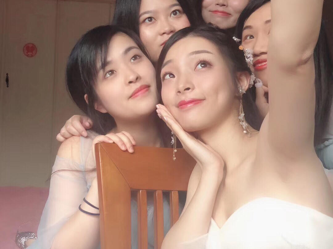 资深档全程跟妆2造型唯美简约妆容 送亲友妆