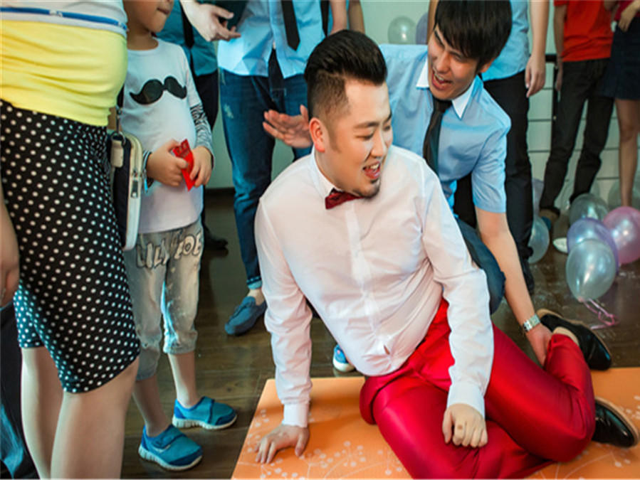 婚礼主持+化妆+拍照+录像+音乐督导