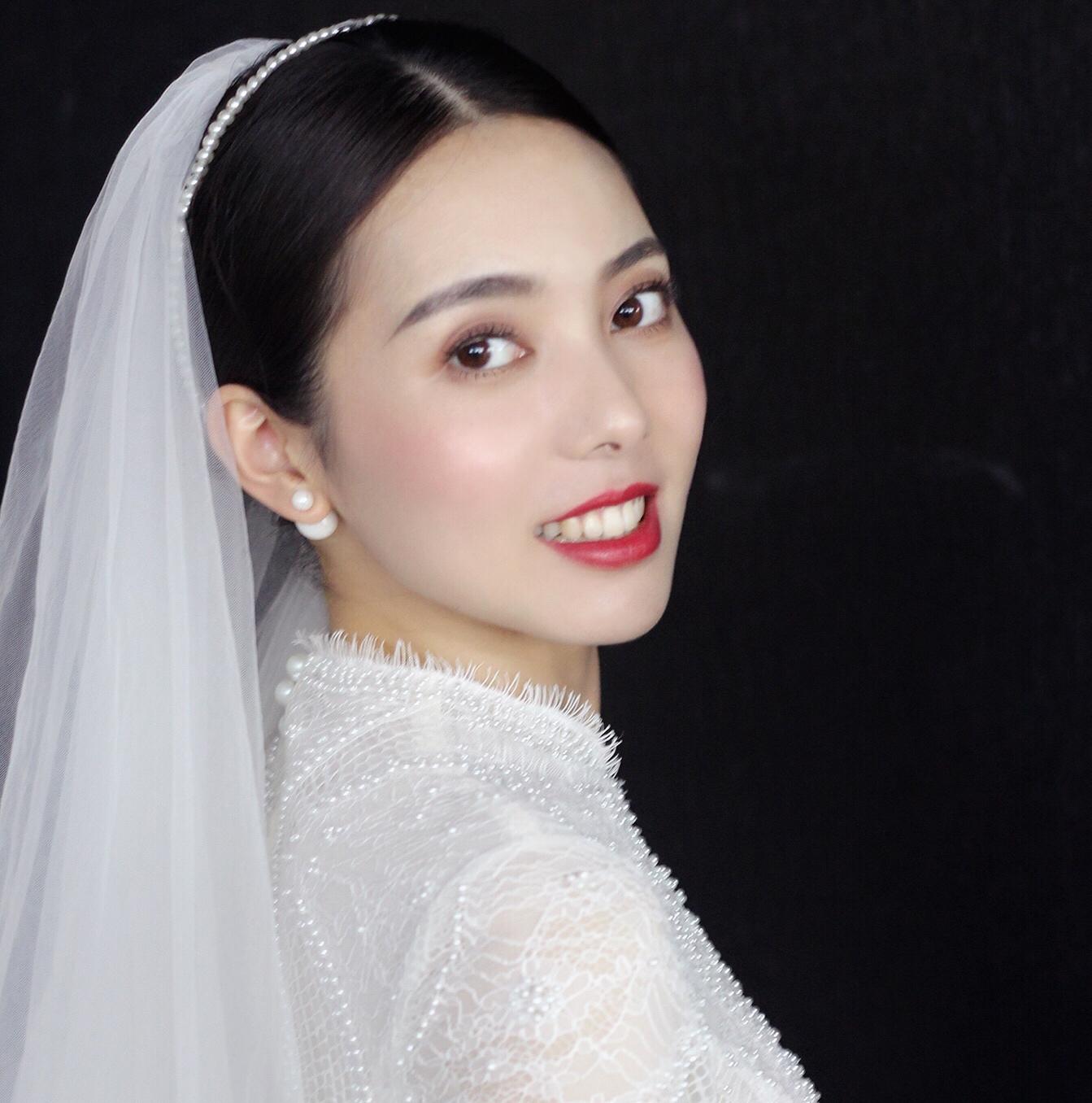 MILI海外设计师婚纱礼服三件套+首席造型师跟妆
