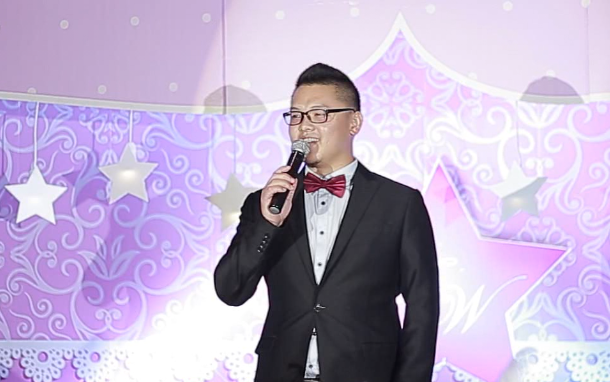 美聲專業(yè)主持，聲音渾厚有磁性，金牌婚禮主持人