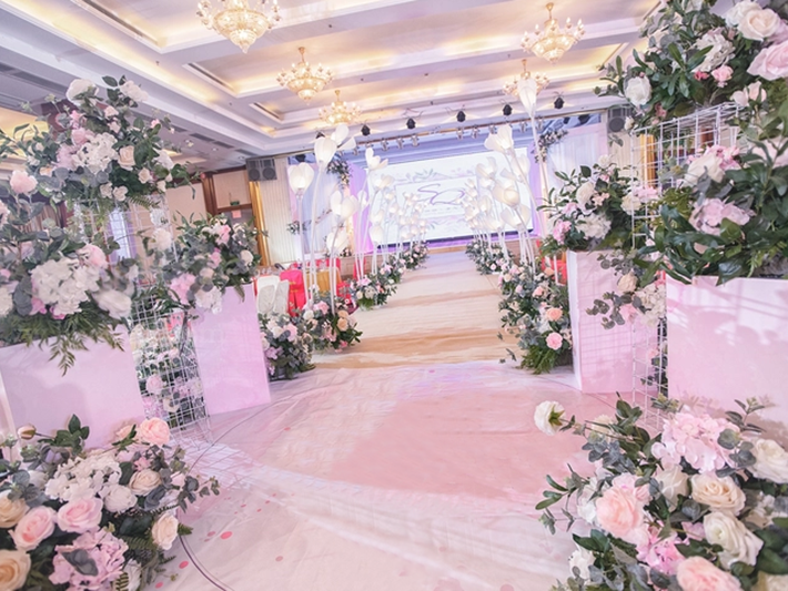 《铁汉柔情》粉色森系婚礼