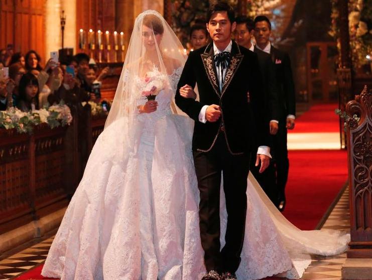 2016昆凌婚纱同款 奢华水钻定制大拖尾婚纱