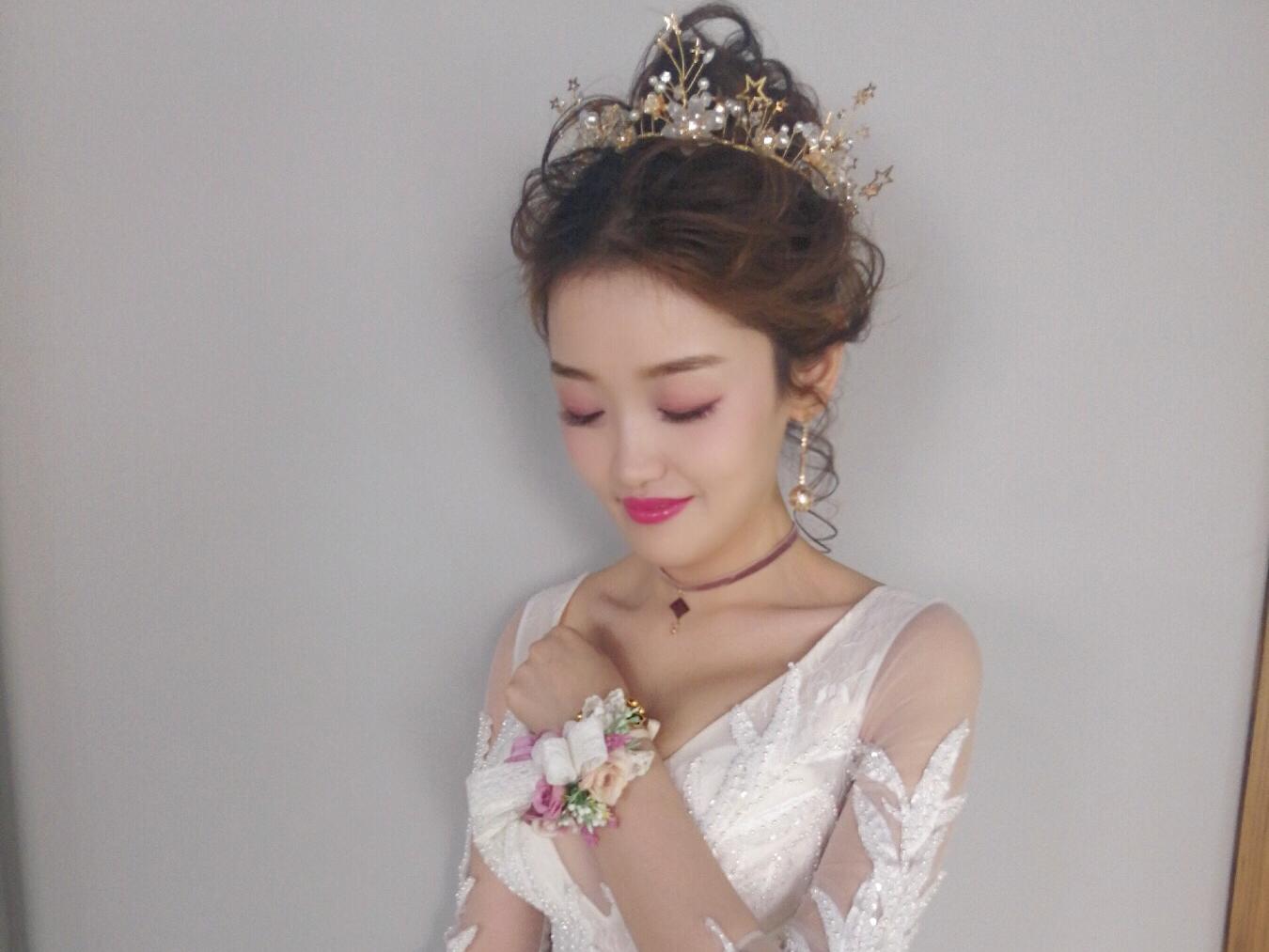 主管化妆师 跟妆+免费租婚纱+送亲友妆