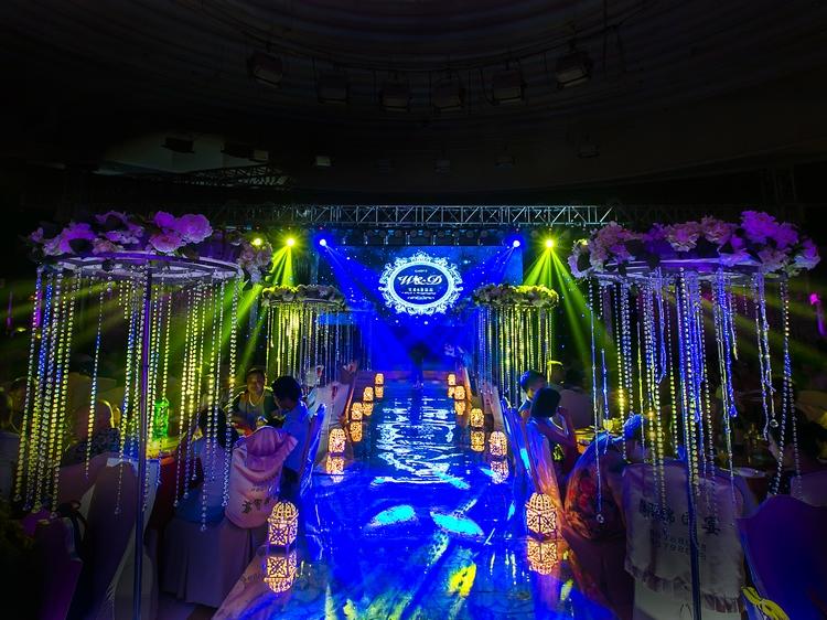 爱尚你《Streamer》金色主题