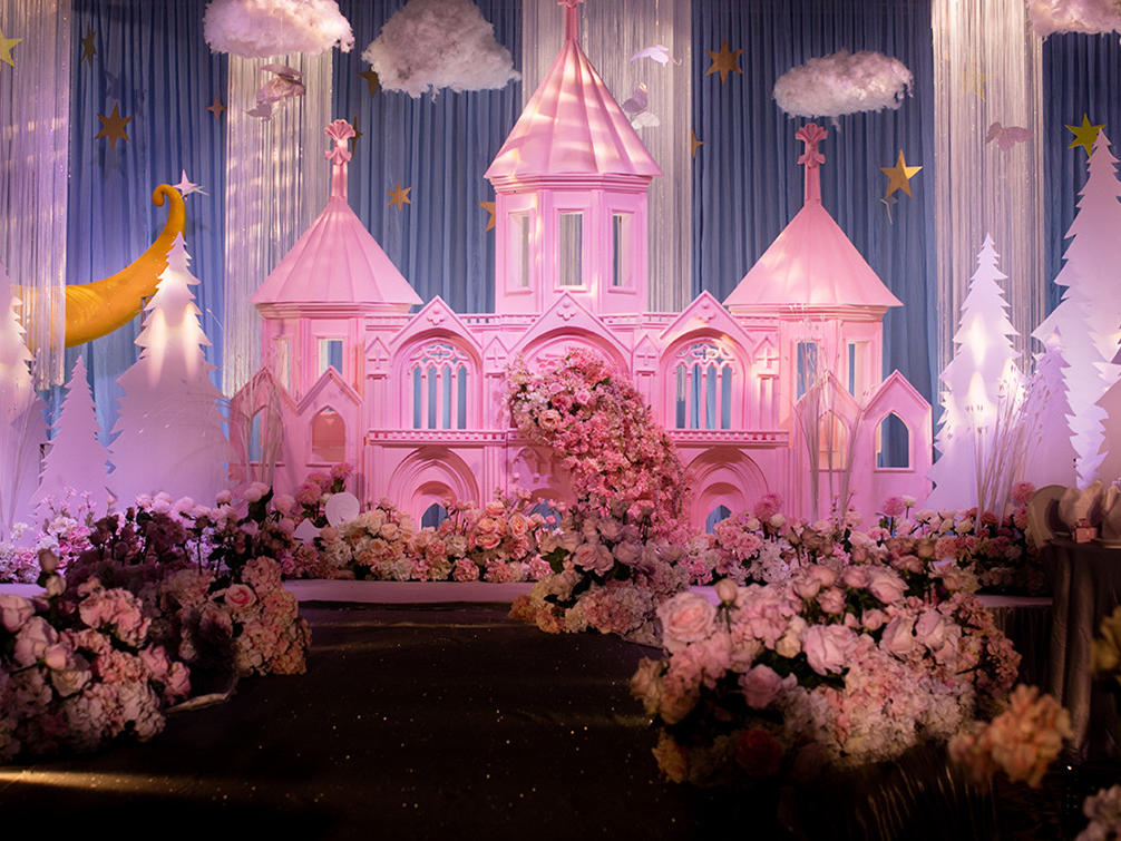 【拾光婚礼】粉色泡雕城堡 灯光效果满分