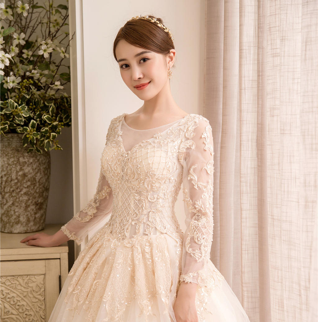 MILI海外设计师婚纱礼服四件套+高级总监跟妆