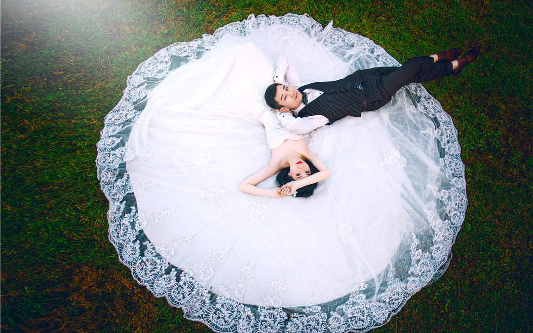 【人气爆款】限时秒杀|8服8造|浪漫花海海景婚照