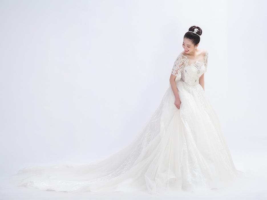 【品牌婚纱】全新品牌婚纱+全新品牌秀禾服