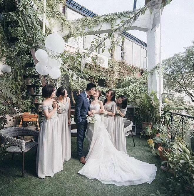 【爆款套系】 浪漫轻奢齐地纱+小五福/敬酒服