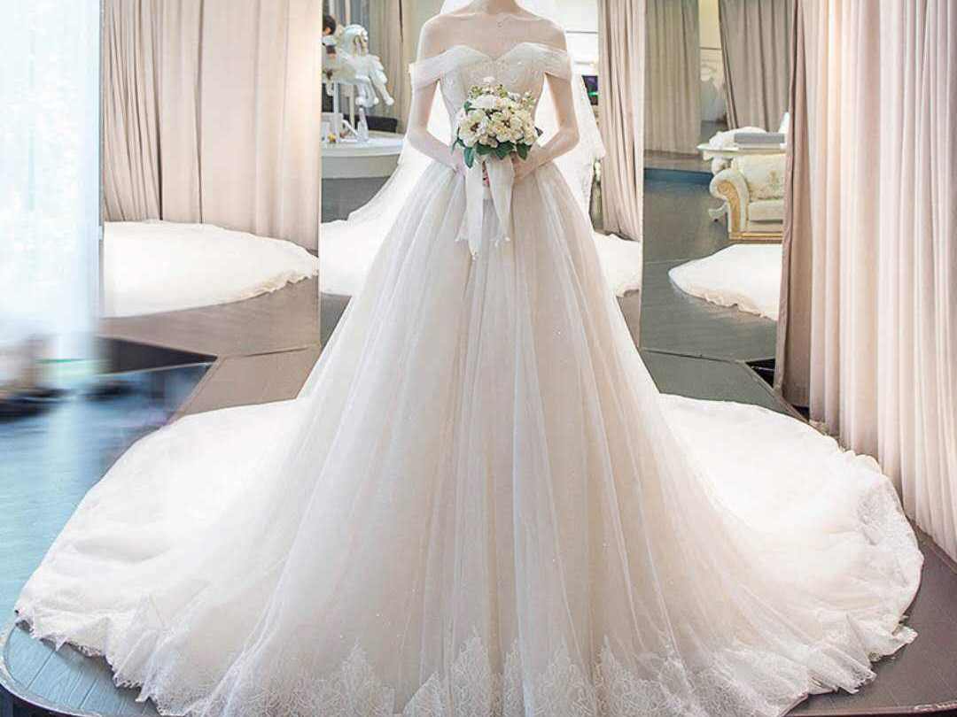 高端齐地婚纱+重工刺绣秀禾服+敬酒礼服超值套餐