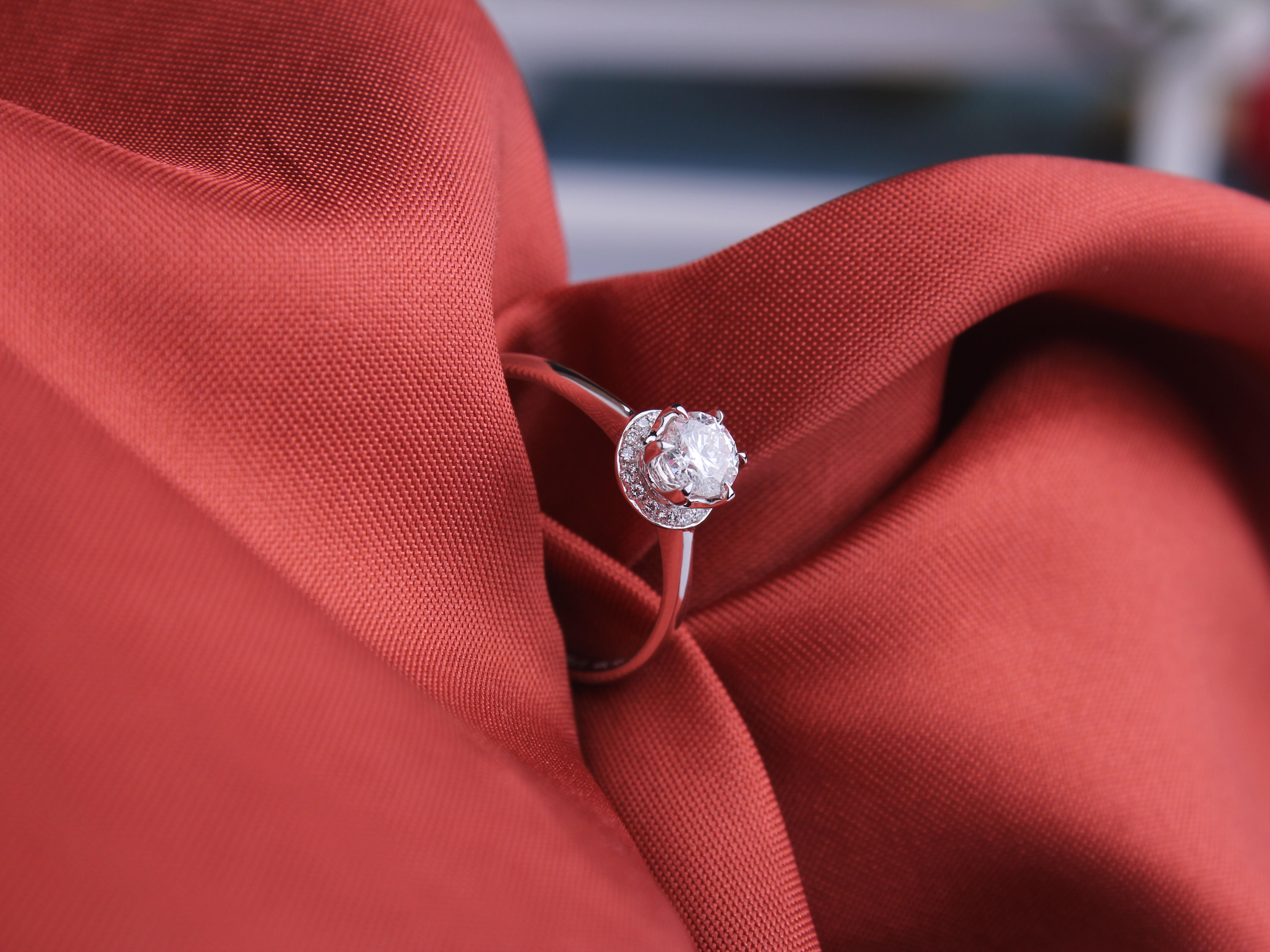 《围绕》女戒  罗兰钻石冬日完美定制之女戒