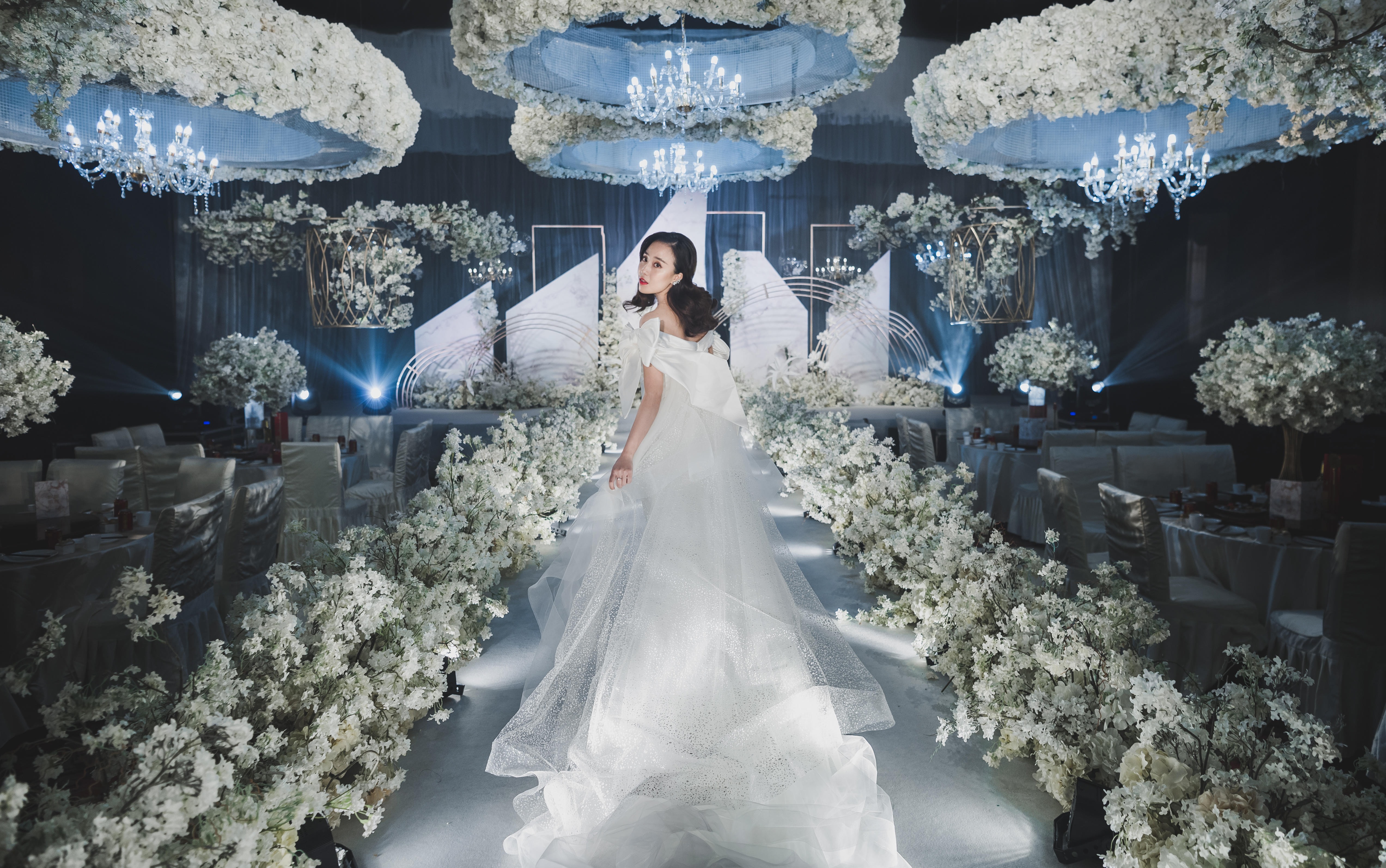 最美蝴蝶结缎面鱼尾婚纱 | SHINE茜恩