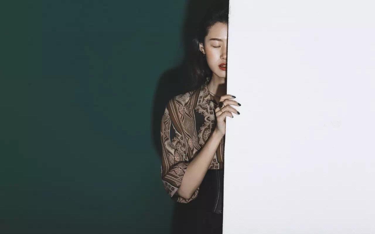 [魚樂攝影]時(shí)尚個(gè)性創(chuàng)意寫真 4服4造 
