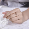 【听心】系列 玫瑰18K金钻石戒指心形群镶钻石女