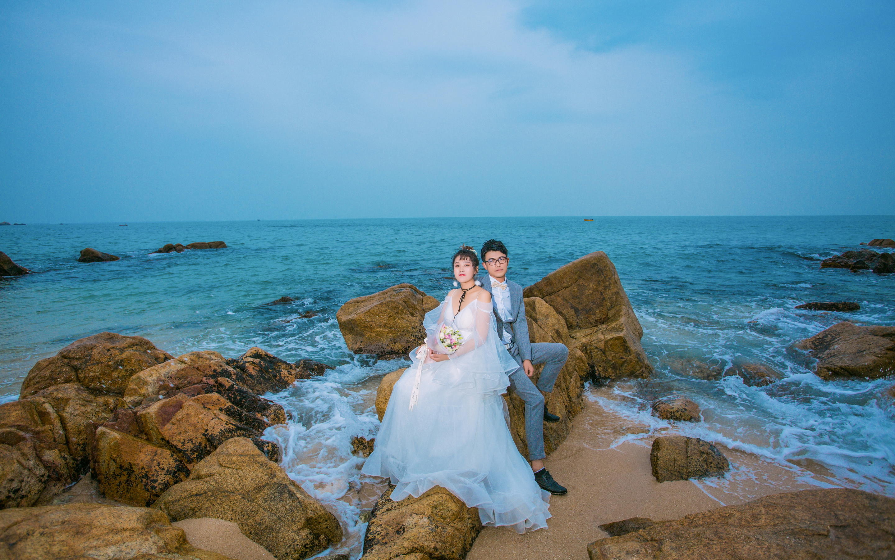 龍陽峽谷+沙漠+MV 一對一服務(wù) 送酒店三天兩晚