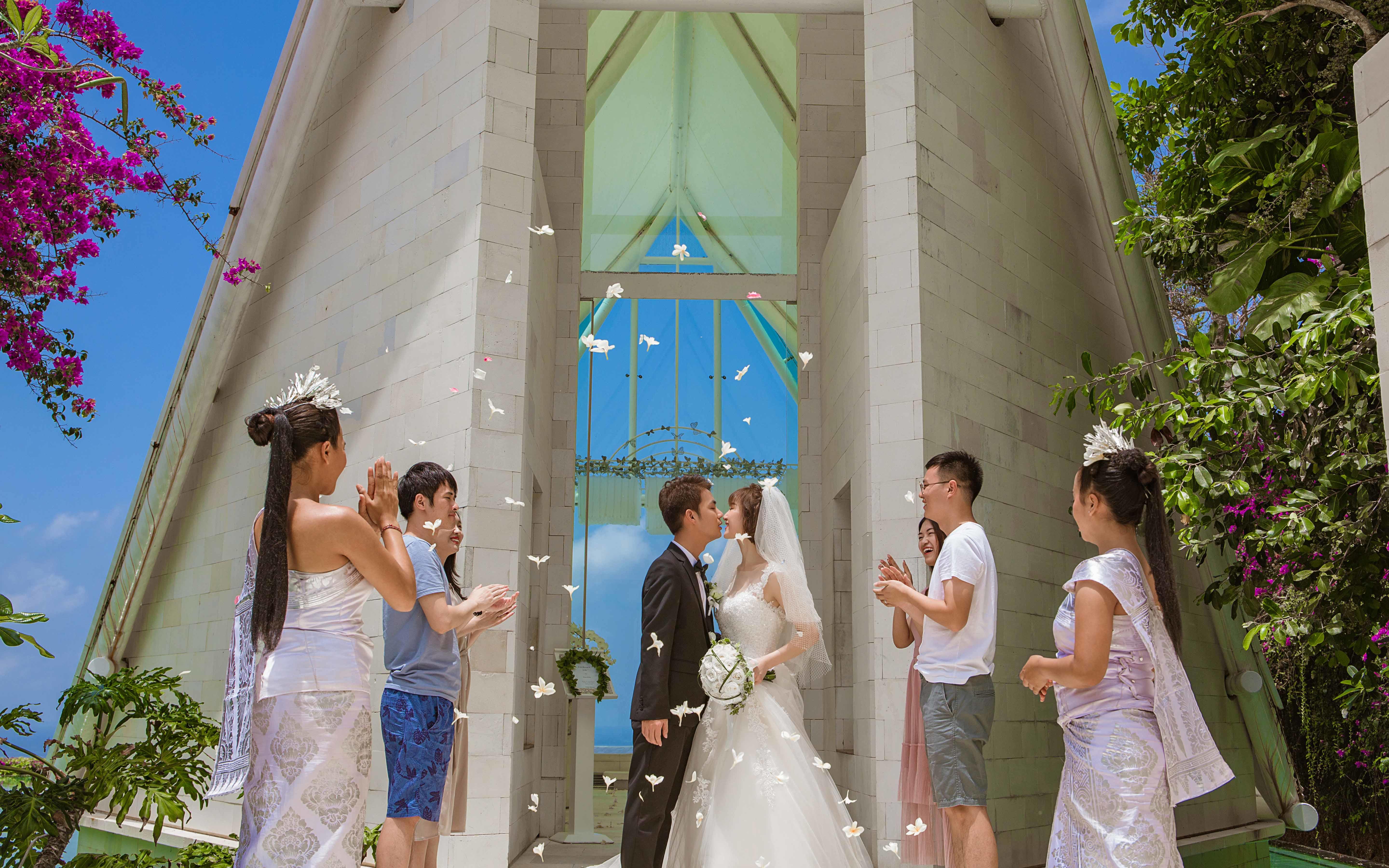 巴厘岛婚礼12999起  多场地可选
