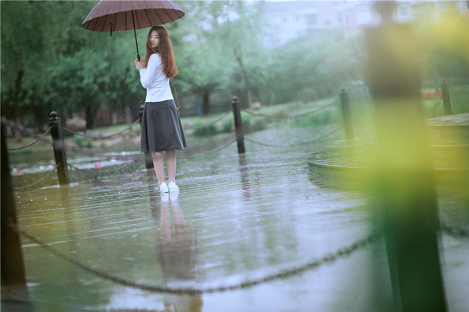 【乐玛映像摄影-雨中漫步】