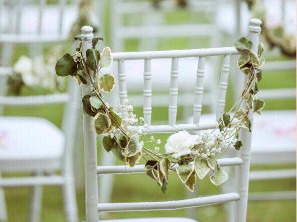 《户外草坪主题花艺婚礼》