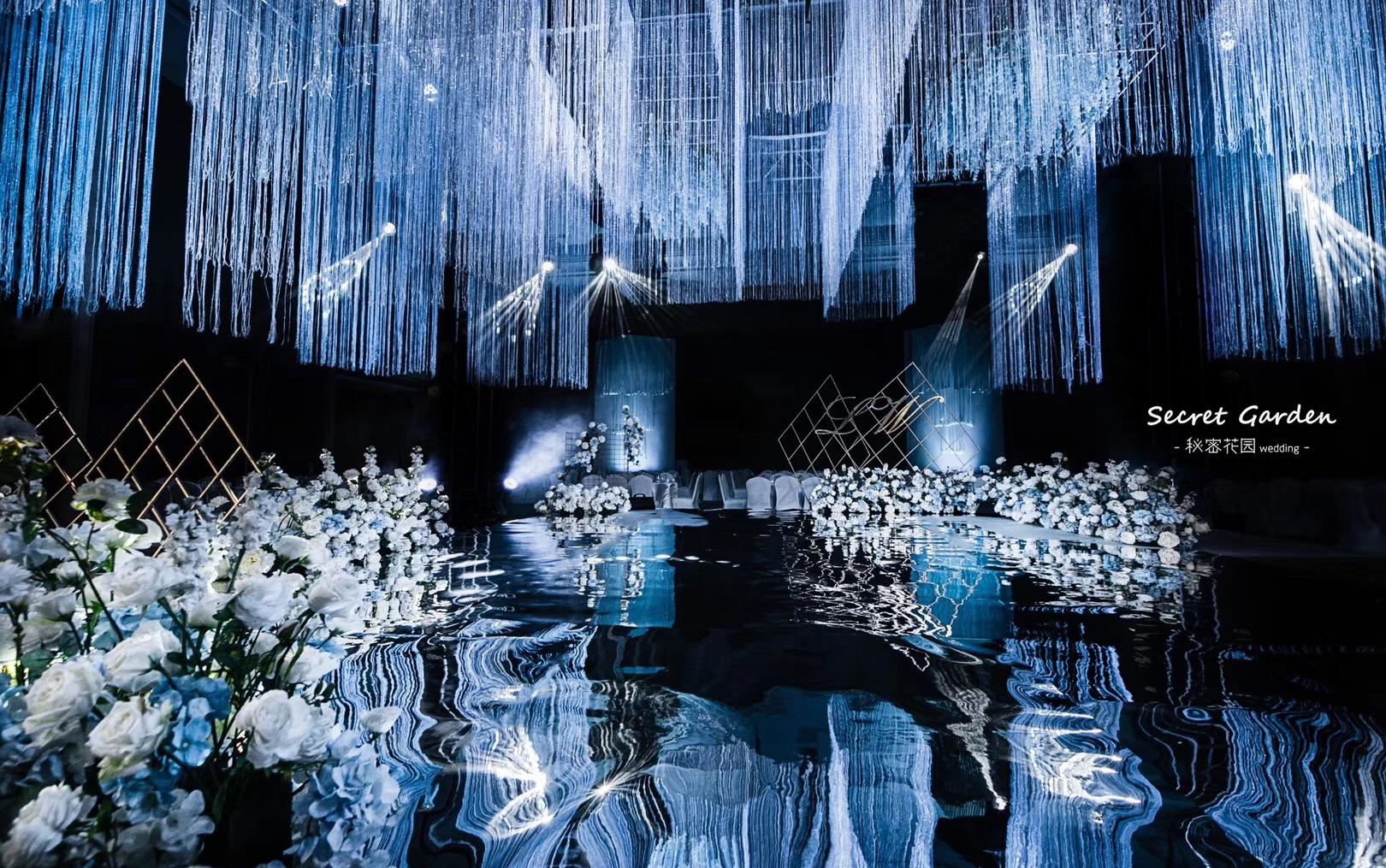 经典灰蓝色搭配金属镜面大气婚礼