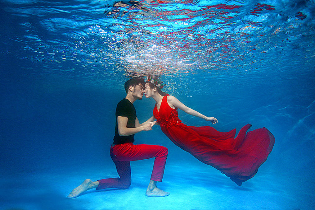 徜徉爱河水下摄影