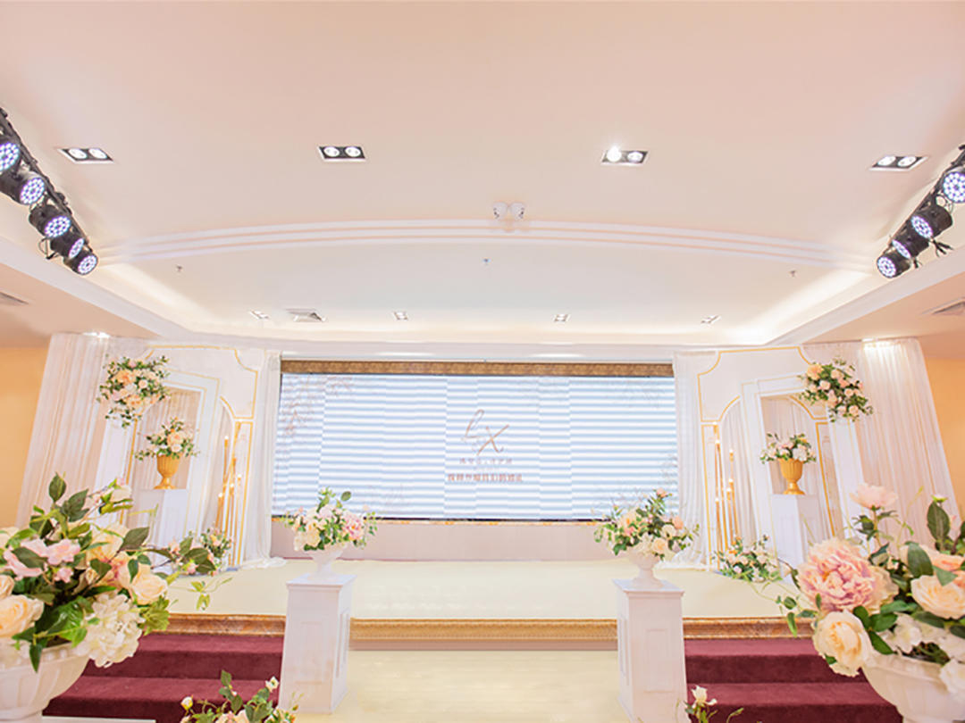 简 城堡与香槟——西式婚礼
