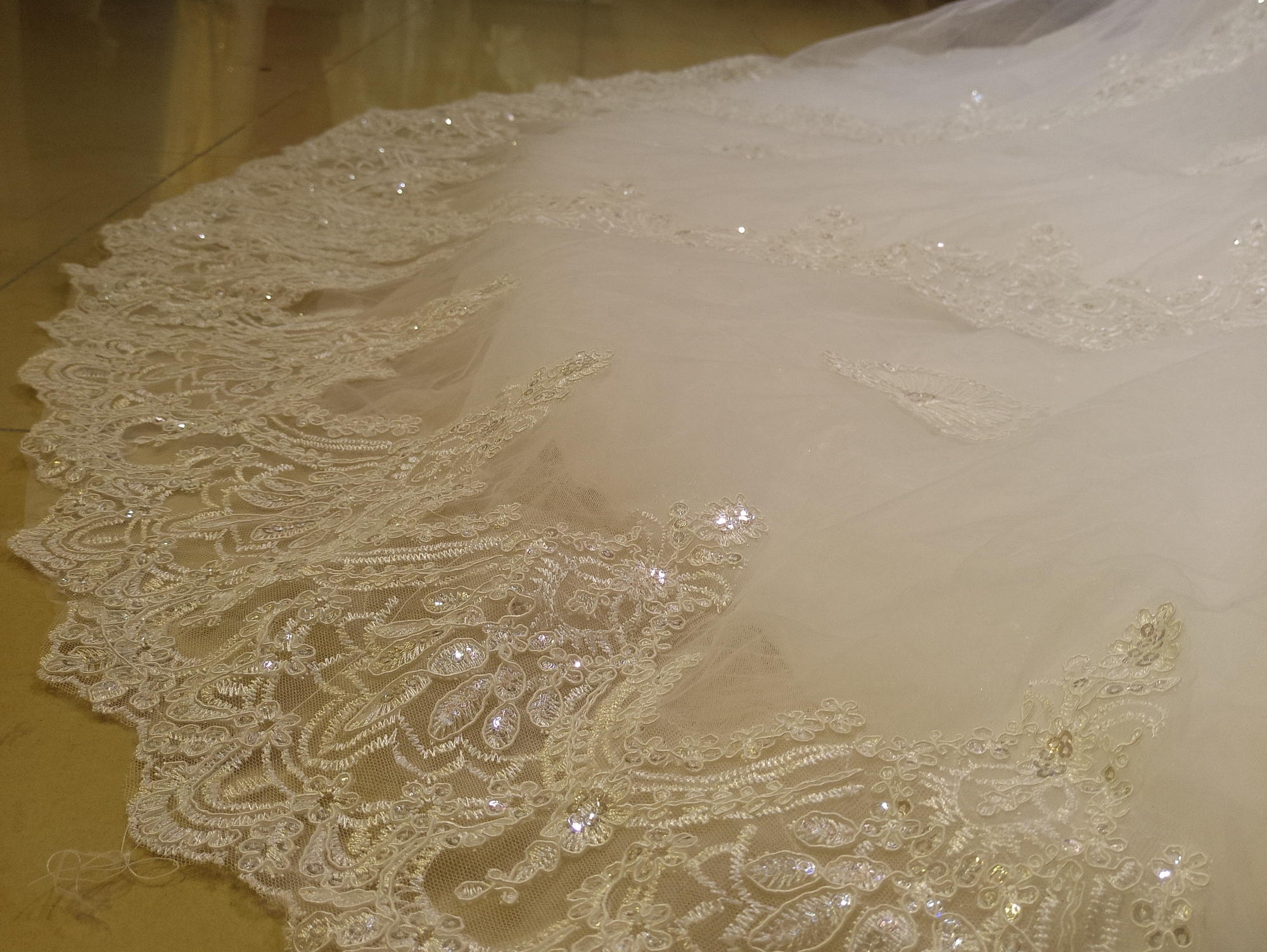 TAKE ME UP-奢华水晶蕾丝大拖尾