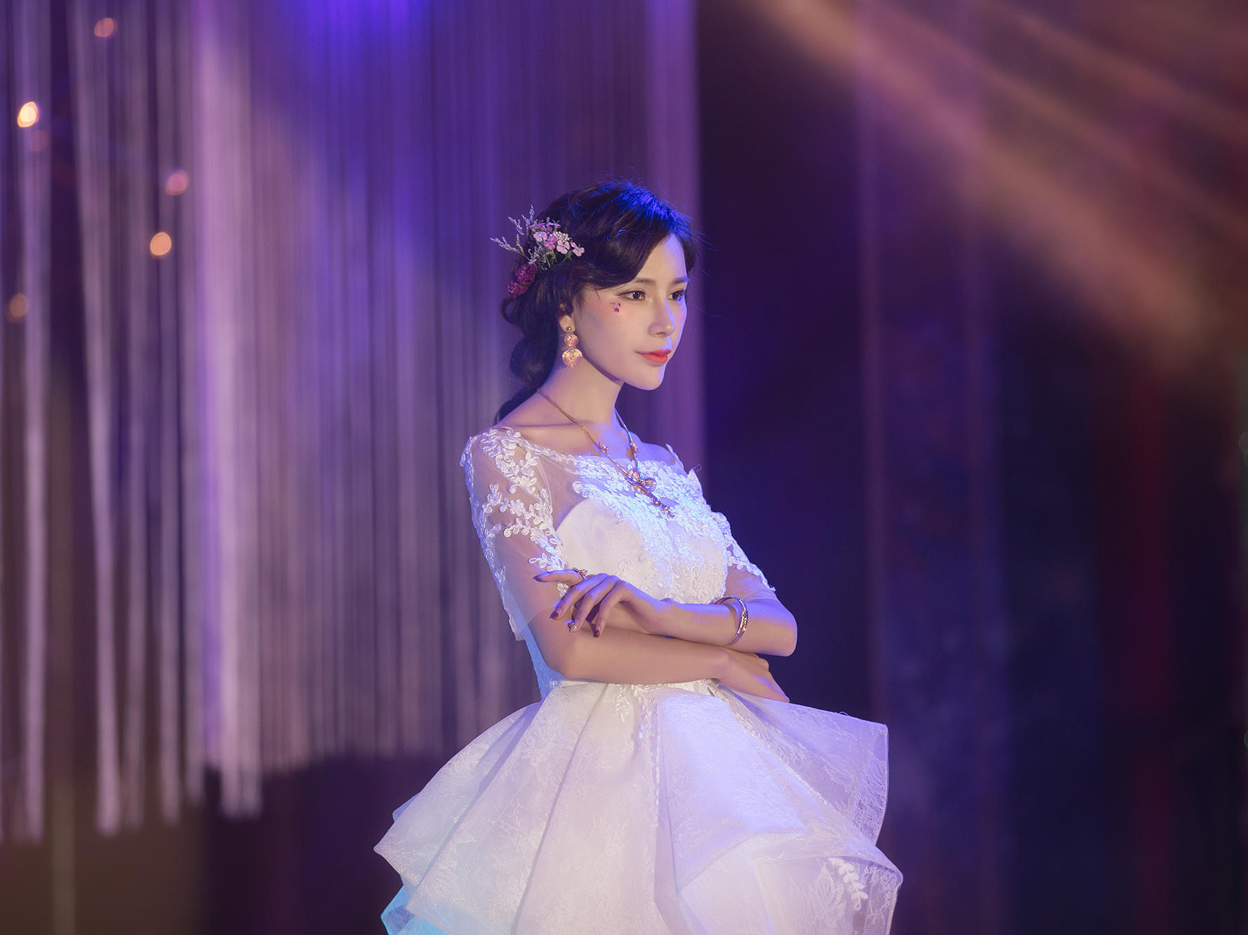 花开嫁日|玫瑰套餐 婚纱敬酒 半程跟妆 送美甲