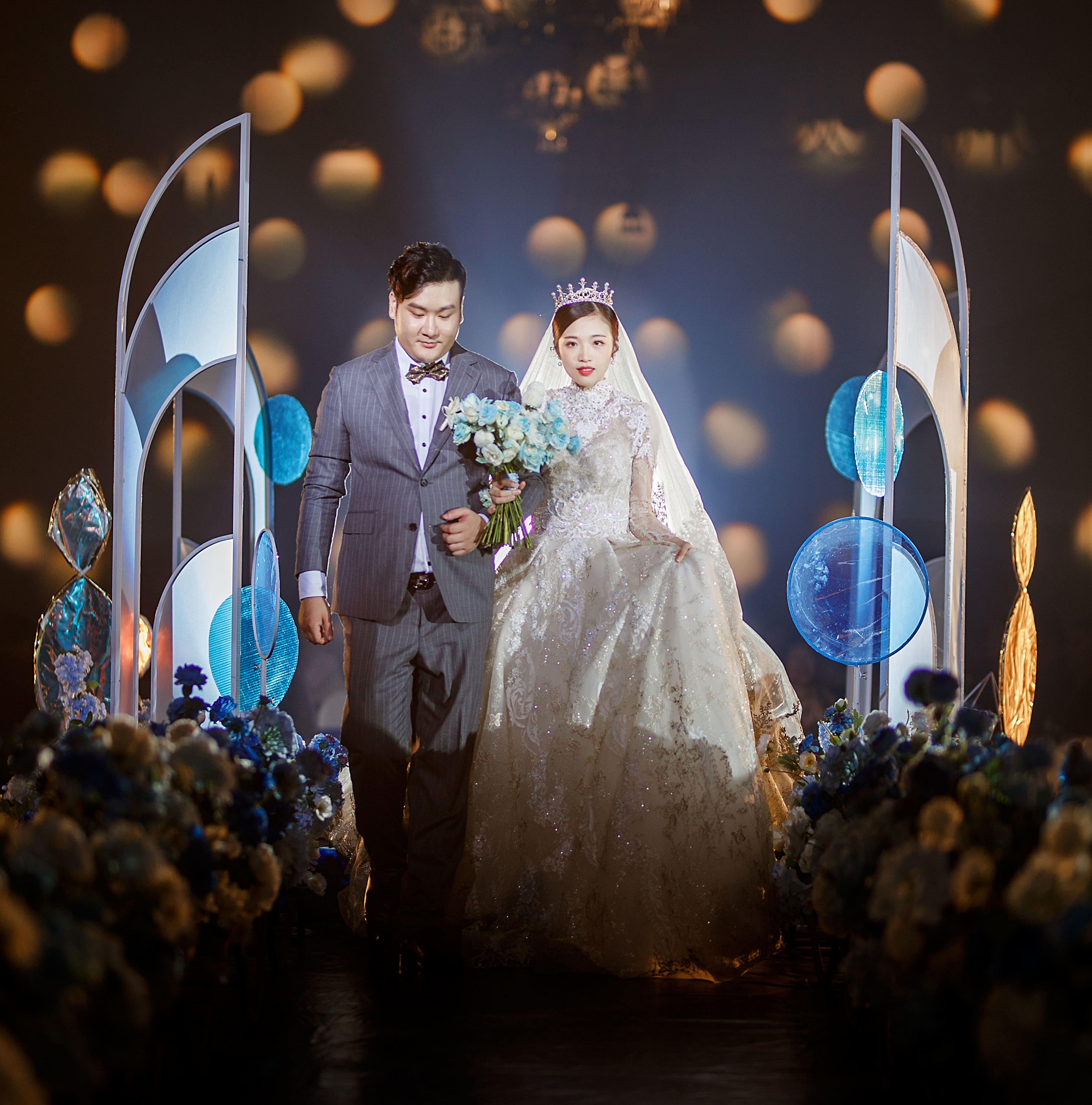 全场任选璀璨系列三件套 婚纱+礼服+中式