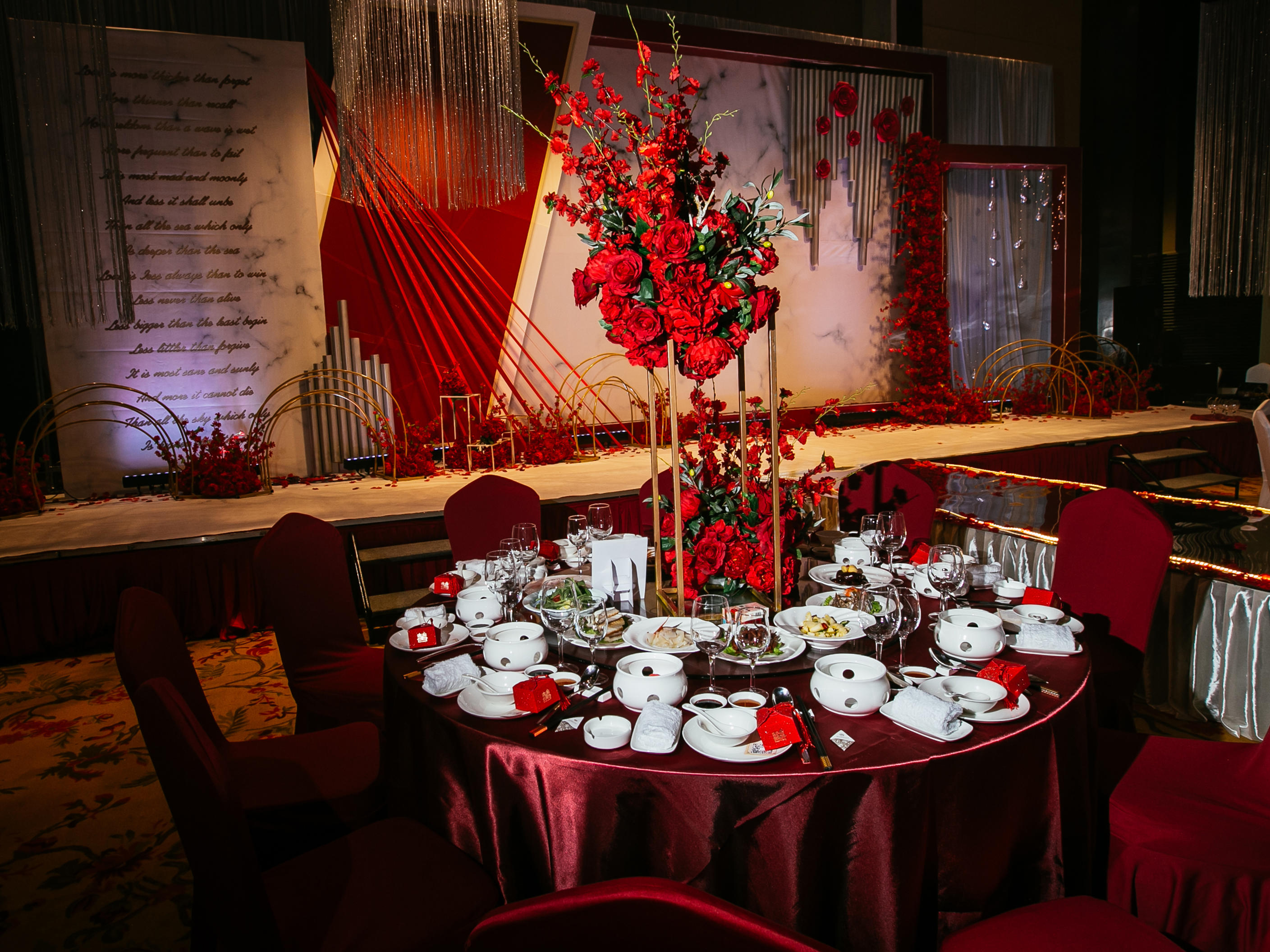 「龙凤天合婚礼」海中洲海天厅红色大理石风格主题婚