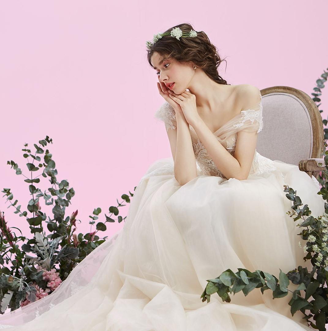 【超值租赁】5件套租赁 手工花朵刺绣新娘婚纱礼服