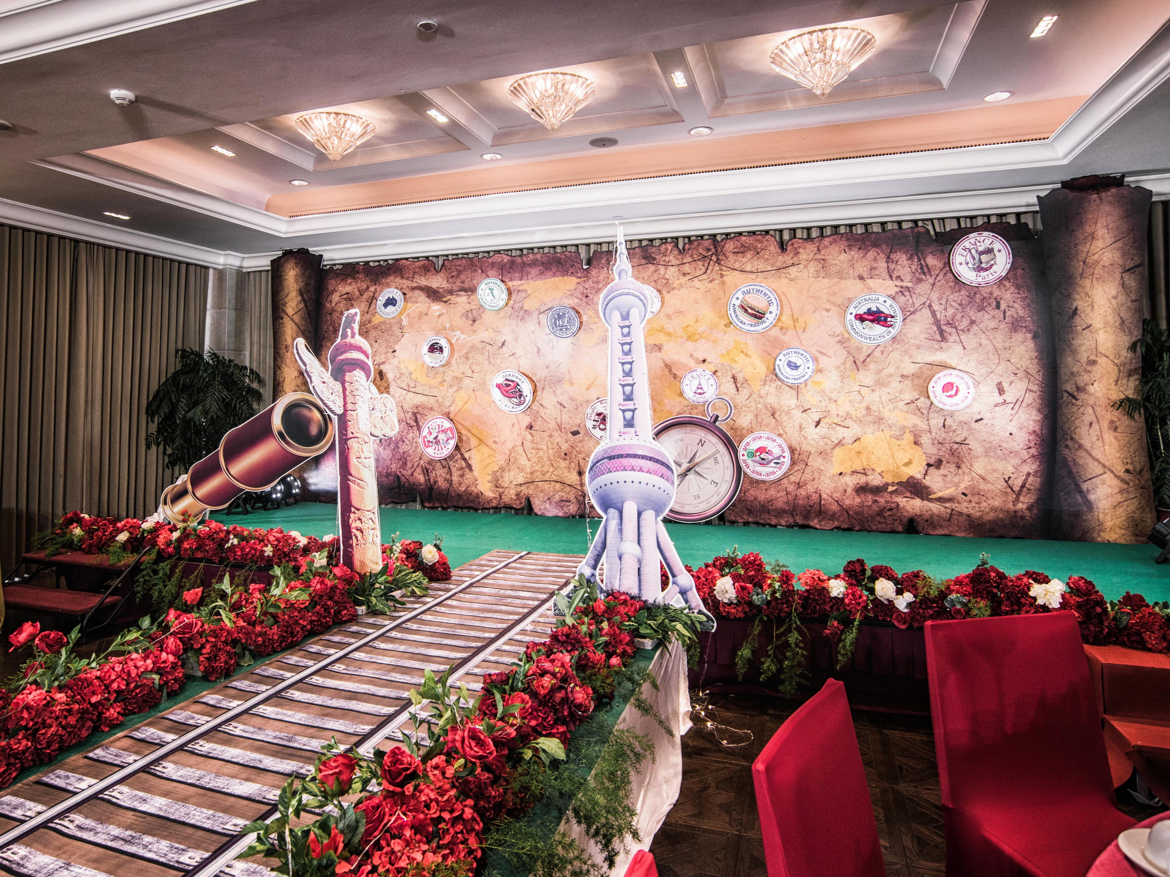 双聚《怀旧旅行》婚礼复古火车轨连接全场