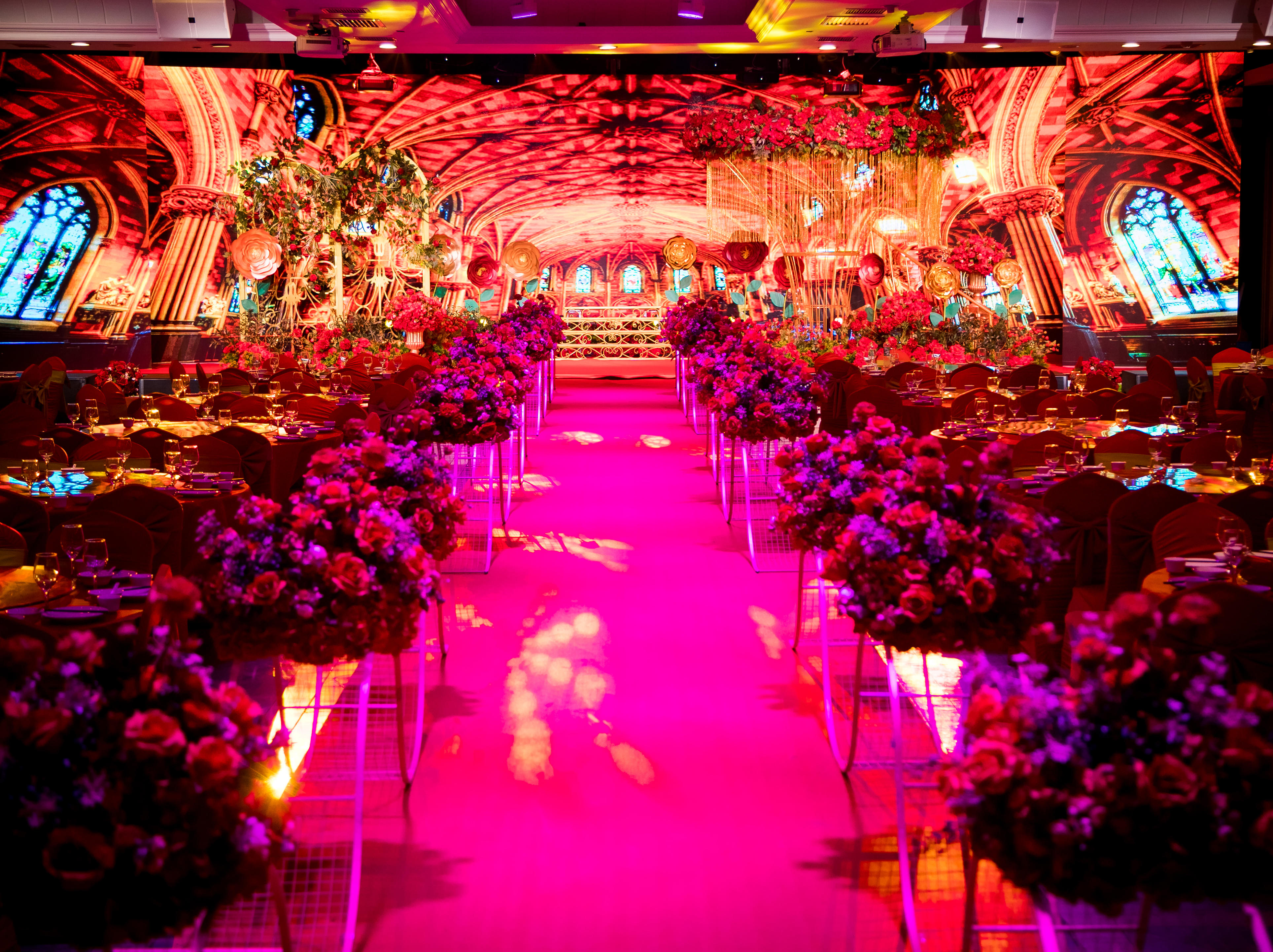 【红金欧式】铂爵宫凡尔赛殿堂背景大屏婚礼