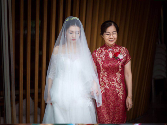 高级化妆师全天跟妆+双机位摄影和录像送姐妹化妆师