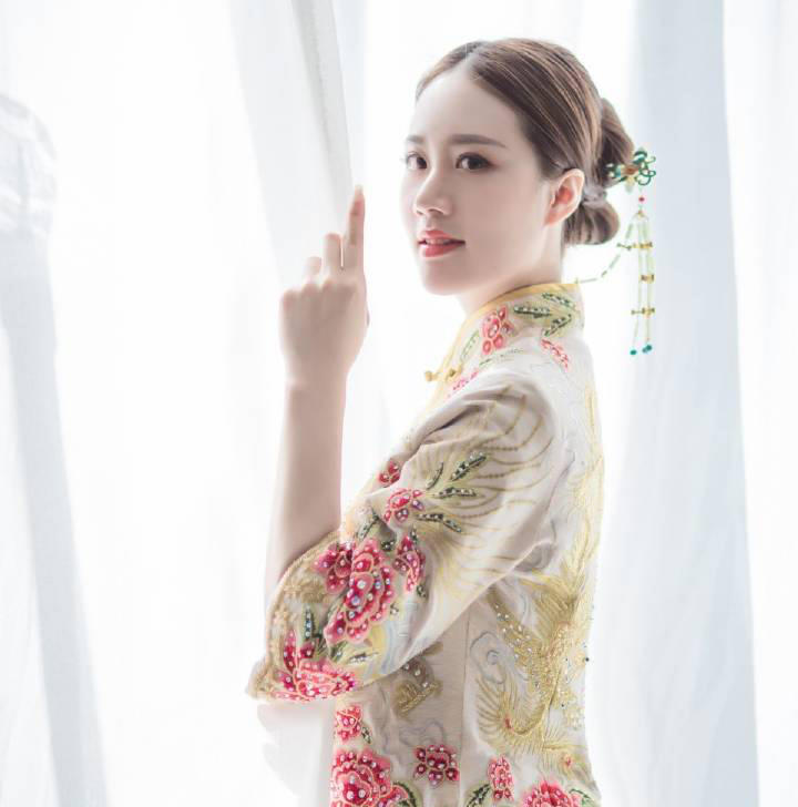 凡一【高端新娘造型】首席化妆师全天跟妆
