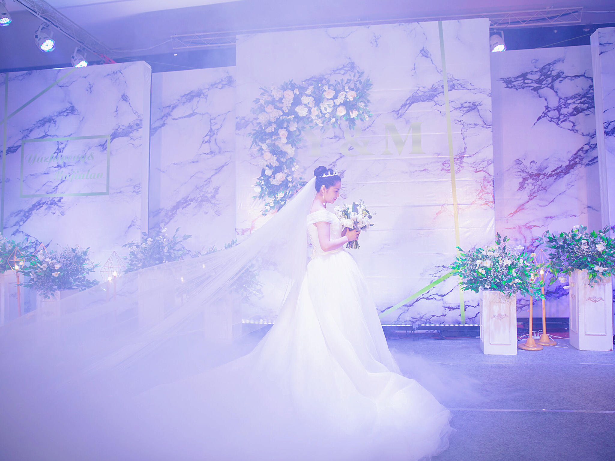 #千诺婚礼策划#—大理石花纹 白绿色布场人员全包