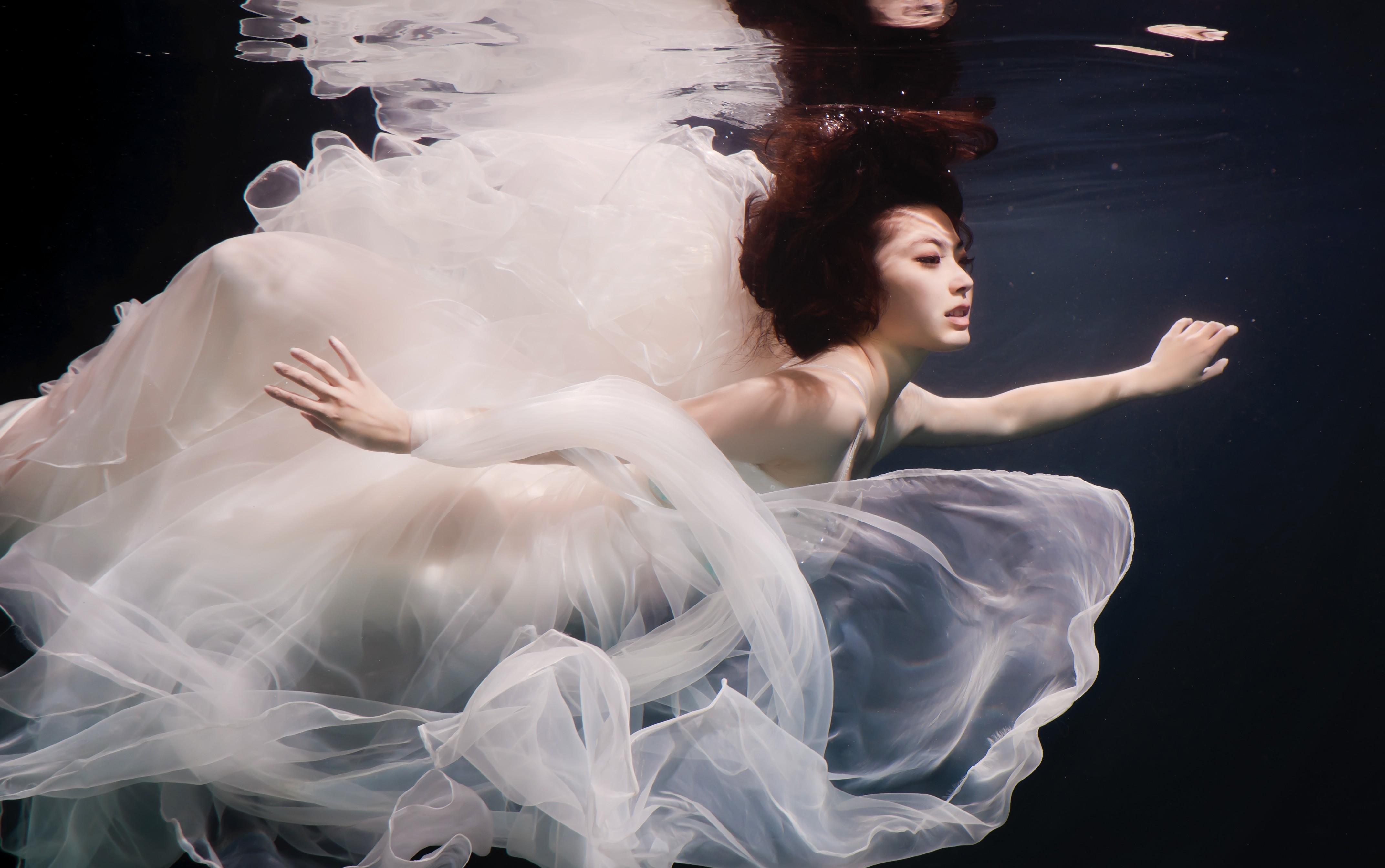 巴黎情缘婚纱摄影--超低价套餐