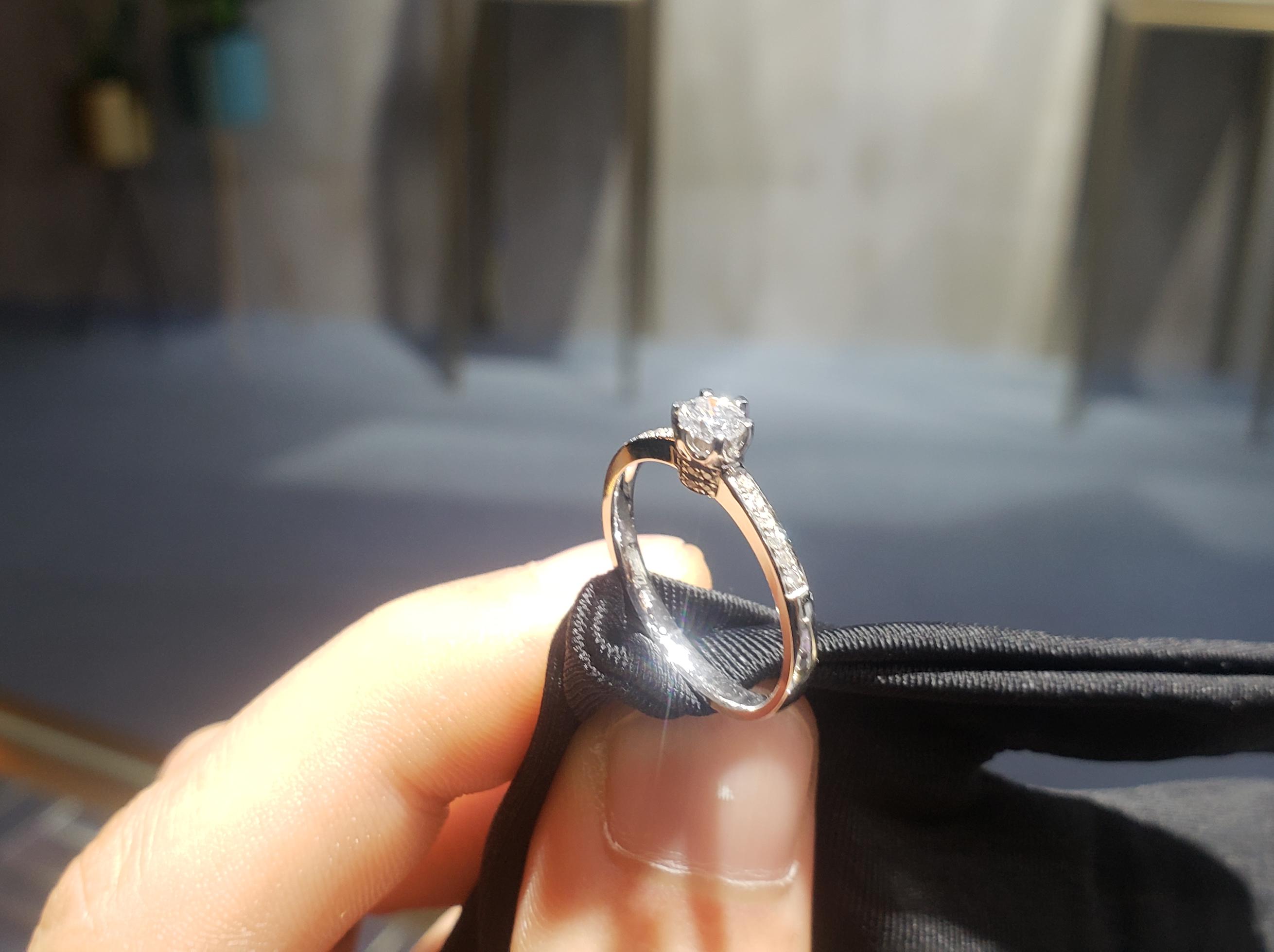 18K白小清新系列钻石女戒