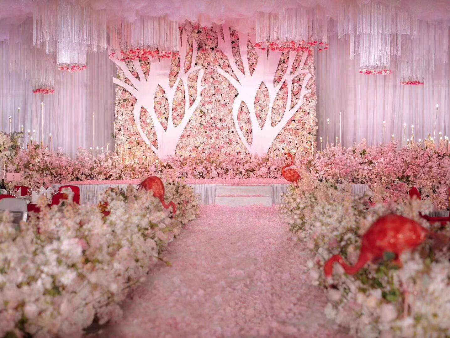 云顶纱浪漫粉色婚礼，为您呈现一个别样的婚礼