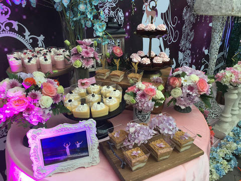 樱花恋人 粉色系列鲜花主题甜品台