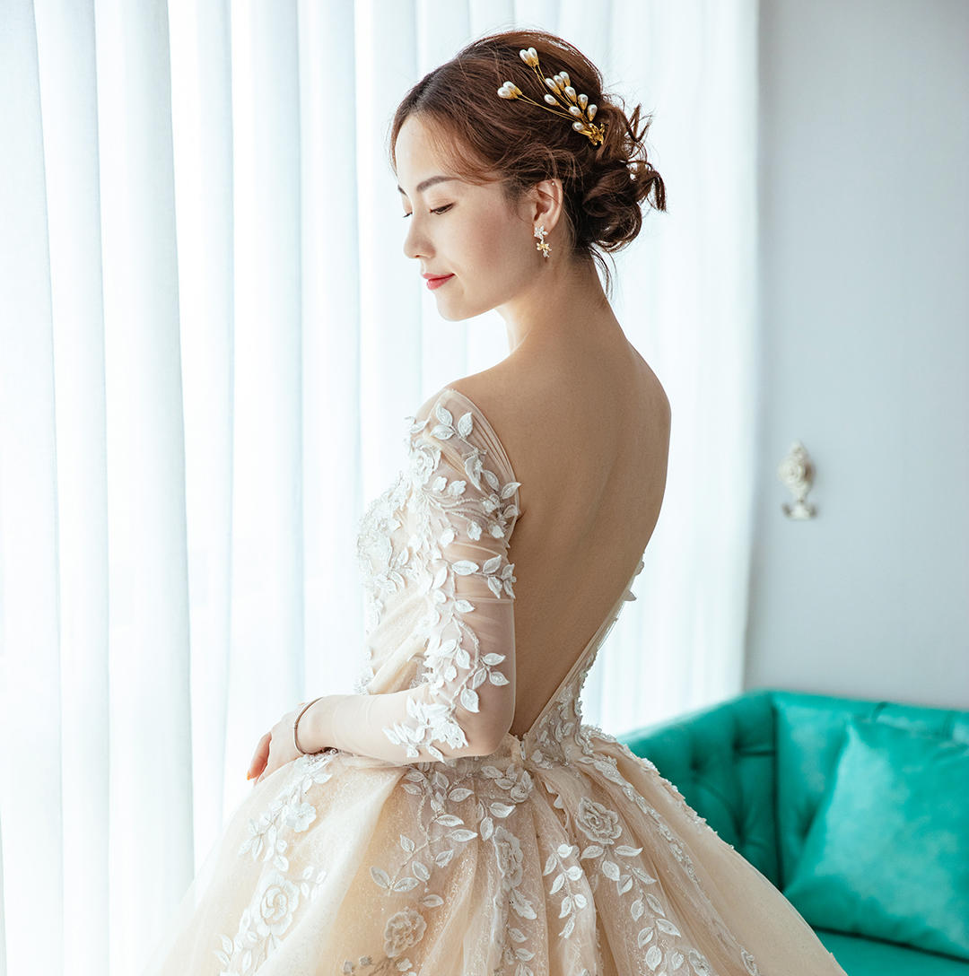 【木小白超值租赁】品牌婚纱套餐3件套+2件伴娘服