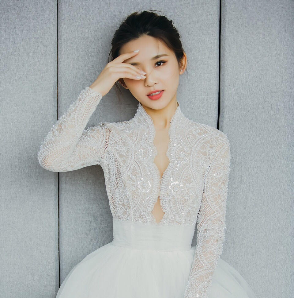 【爆款套餐】西班牙精美主纱+白纱/秀禾+礼服套餐