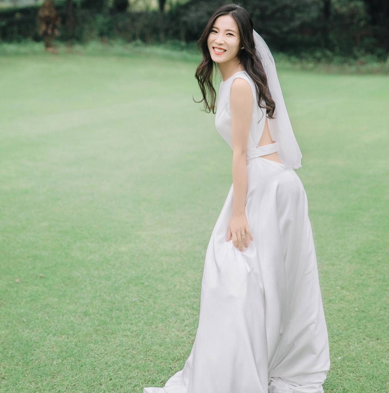 【超值6件套】仪式纱+出门纱+敬酒服+伴娘服3件